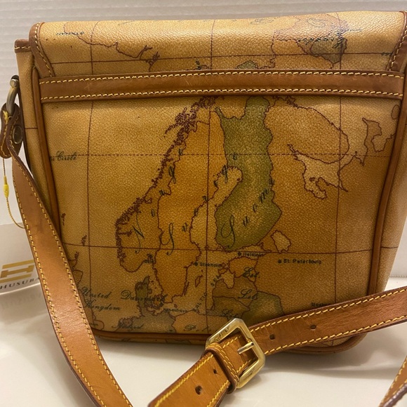 Prima Classe Alviero Martini Crossbody bag . Luxury made in Italy Map - Picture 3 of 16